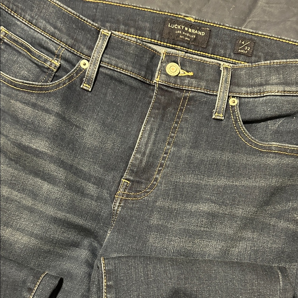 Lucky Brand Women's Dark Blue Ankle Jeans